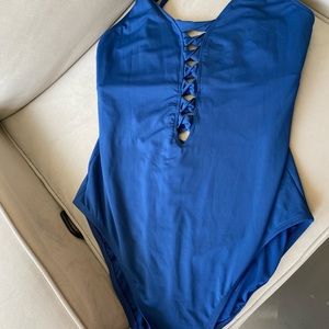 Bleu by rod Beattie lace down blue size 14